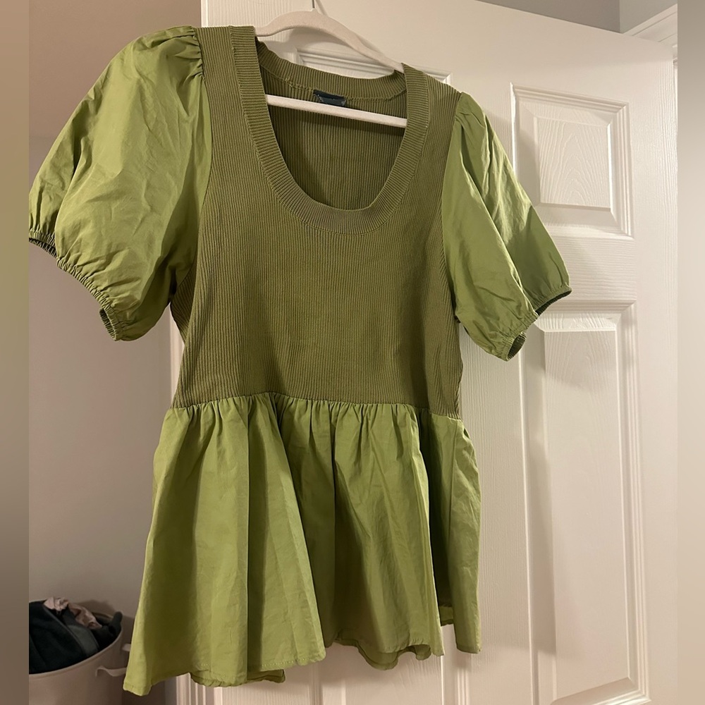 ARULA Olive Puff Sleeve Blouse